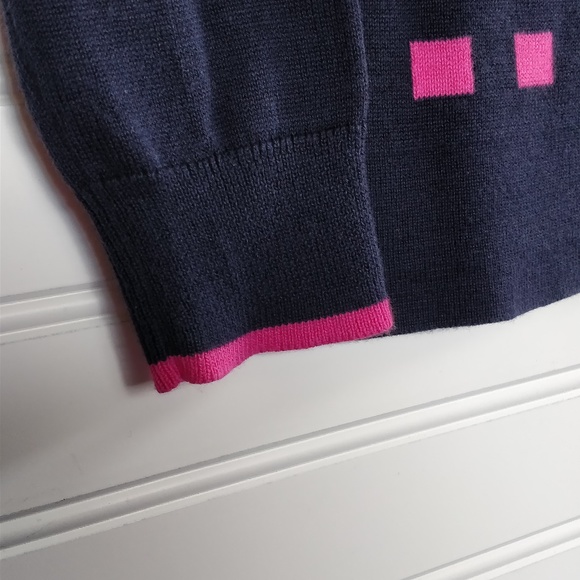 Crown & Ivy preppy navy/pink sweater with seashell - Picture 3 of 6